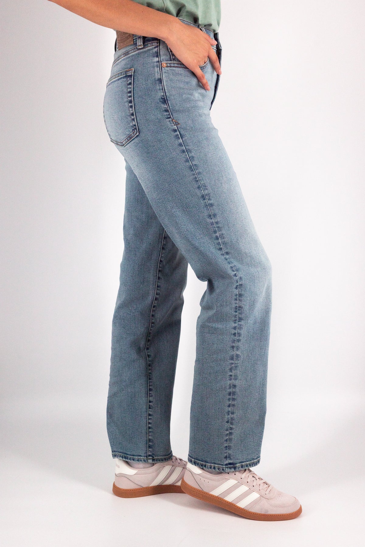 DEVIL-DOG® Women’s High Rise Straight Stretch Jeans – Holly Springs Light Wash