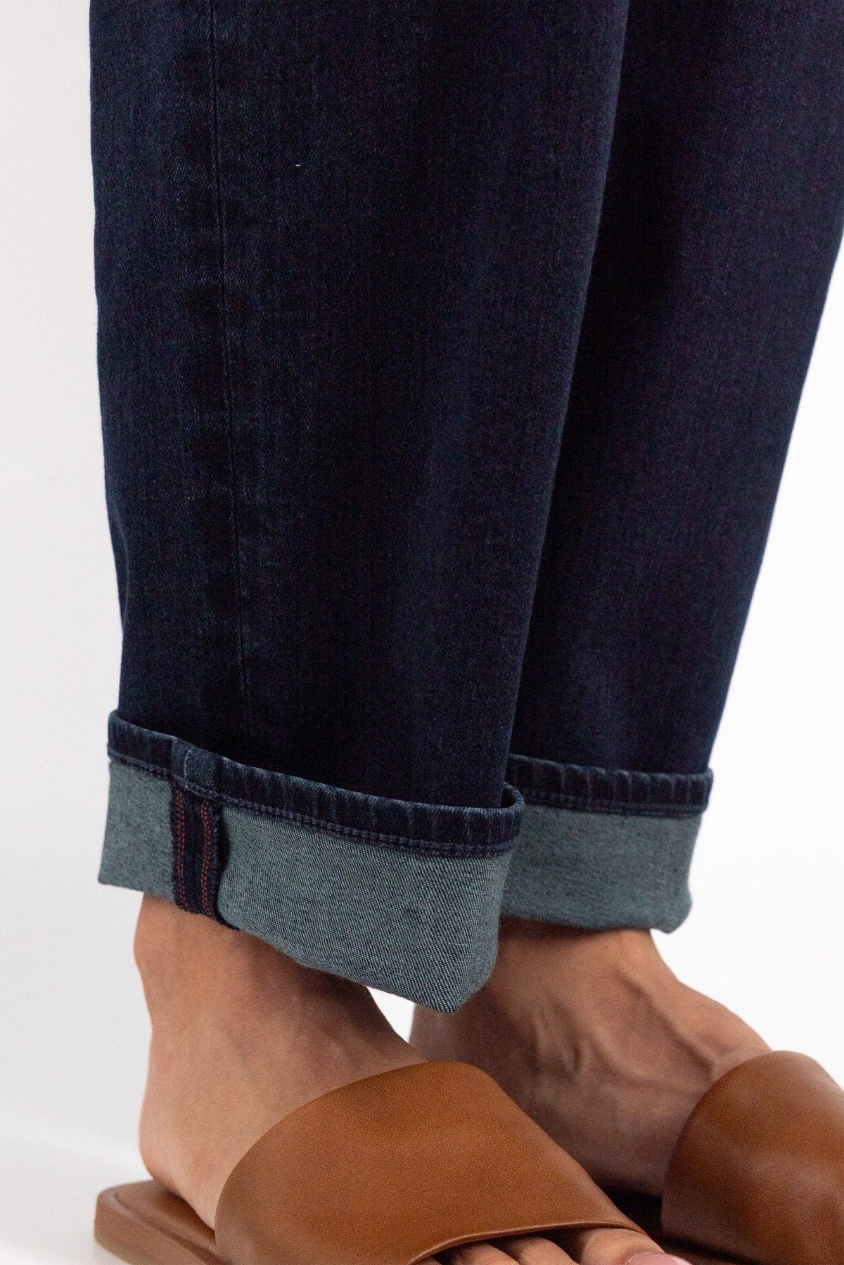 DEVIL-DOG® Women’s High Rise Straight Stretch Jeans – Hope Mills Dark Wash
