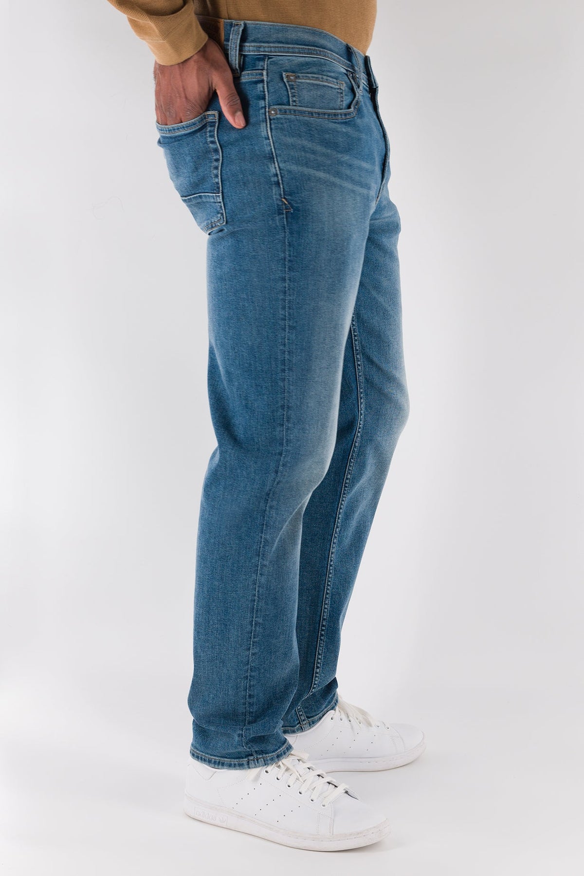 DEVIL-DOG® Athletic Fit Stretch Jeans – Swansboro Medium Light