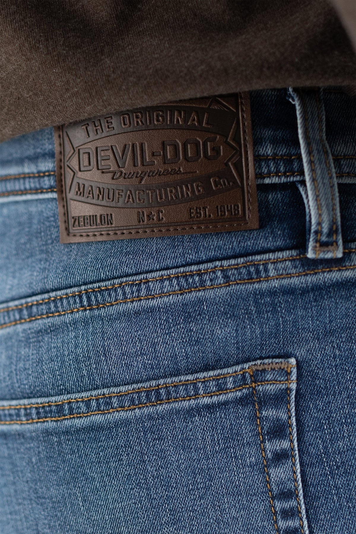 DEVIL-DOG® Athletic Fit Stretch Jeans – Falls Lake Clean Medium