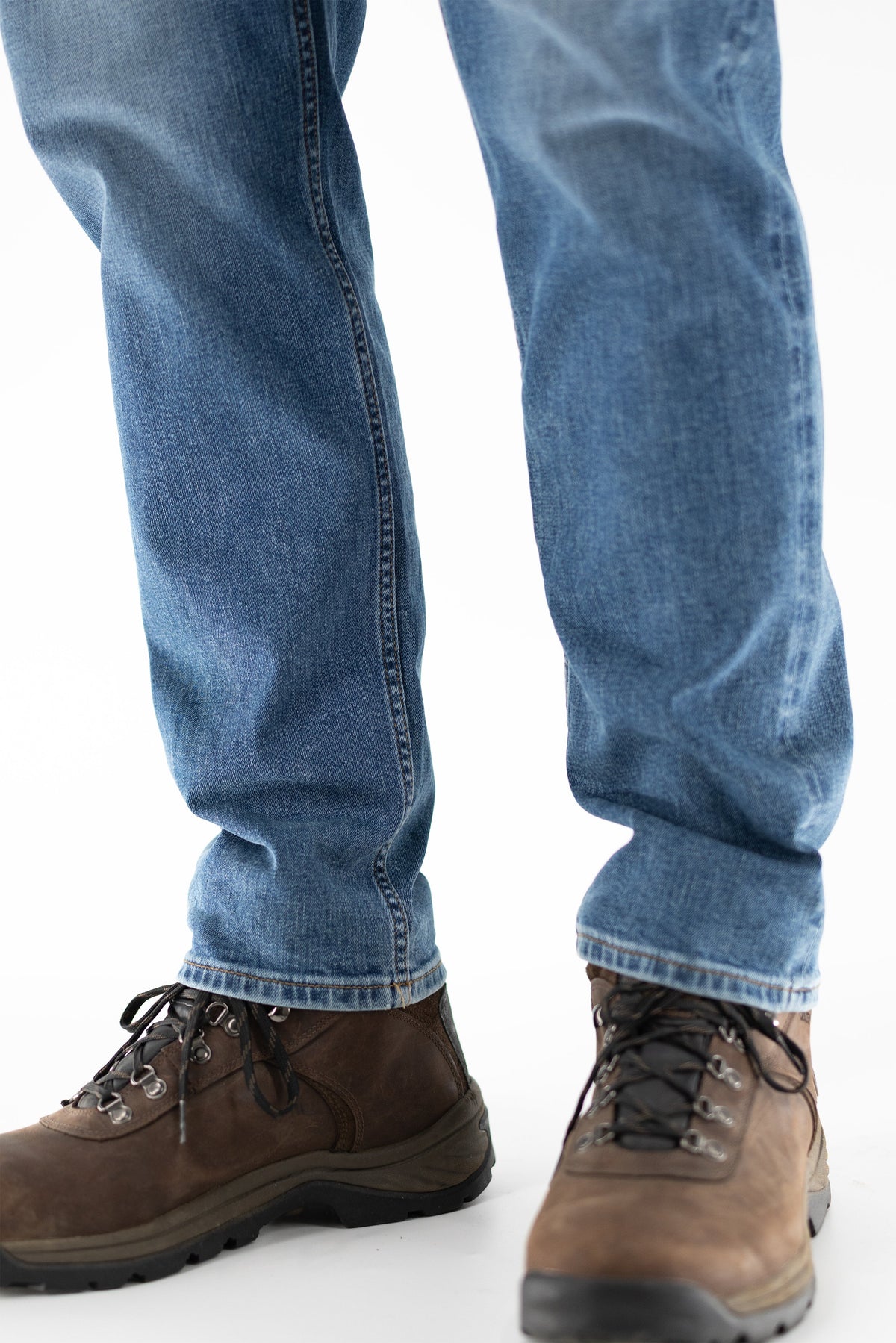 DEVIL-DOG® Athletic Fit Stretch Jeans – Falls Lake Clean Medium